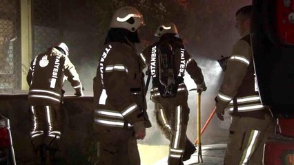 Ümraniye'de Marangozhanede Yangın Çıktı