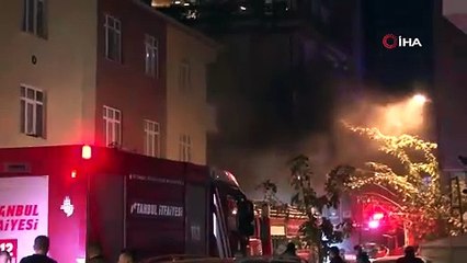 Ümraniye'de iş yeri alev alev yandı