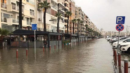 Ege yükseliyor, Kordon çöküyor