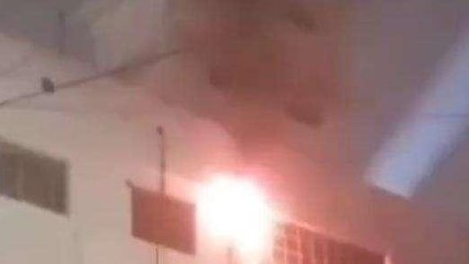 जबलपुर: कमर्शियल कॉम्प्लेक्स की तीसरी मंजिल पर लगी आग, मची भगदड़