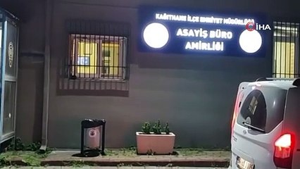 İstanbul’da dehşet anları kamerada: Sebepsiz yere arkadaşını başından bıçakladı