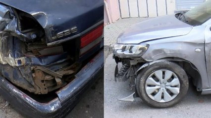 TIR girdiği sokaktaki otomobilleri biçti