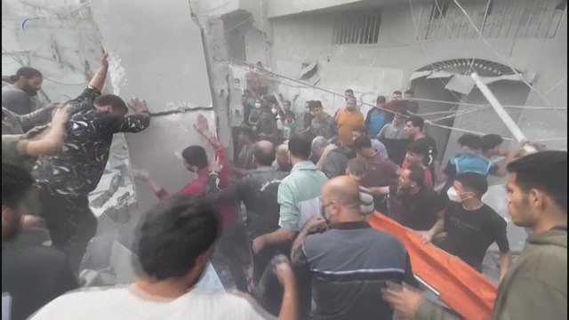 Guerre Israël-Hamas: des frappes meurtrières à Gaza sur un camp de réfugiés