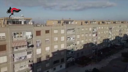 Spaccio anche davanti ai bambini, blitz con 35 arresti nel Napoletano