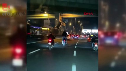 Motosikletlilerin tehlikeli yolculuğu kamerada