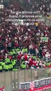 Hinchas de la 'Vinotinto' se burlaron de la Selección Peruana.
