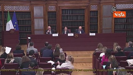 Valditara legge brano da libro Amadori: "Stigmatizza maschilismo e patriarcato"