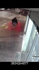 Un ladrón rompió la vidriera de una pollería para robar