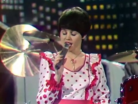 «Уроки музыки», стихи Юрия Рыбчинского, музыка Вадима Ильина, поёт Татьяна Кочергина. 360p (preSaver.com)