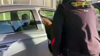 İzmir'de Otomobilde Büyük Uyuşturucu Operasyonu