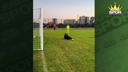 Volkan Demirel kaleye geçti, eski günleri aratmadı