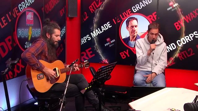 Grand Corps Malade et Waxx interprètent Hier encore en live dans Foudre