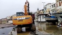 Marinella di Selinunte, porto invaso dalla posidonia