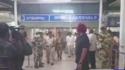 కృష్ణా జిల్లా: విమానాశ్రయం చేరుకున్న పవన్ కళ్యాణ్