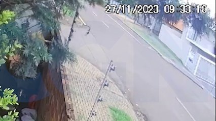 Câmera mostra acidente seguido de capotamento no Claudete