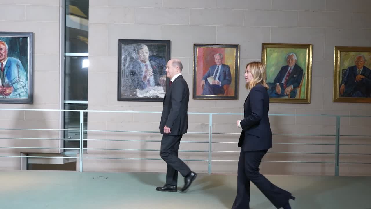 Meloni in Germania, la firma del piano d'azione con Scholz