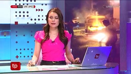 El Alto: Chofer intentó encender su auto con “jalón” y segundos después ardió en llamas 