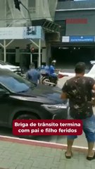 Briga de trânsito termina com pai e filho feridos