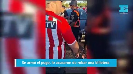 Se armó el pogo, lo acusaron de robar una billetera