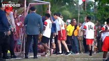 Jokowi Cetak Gol saat Main Sepak Bola dengan Pelajar di Papua