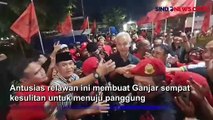 Temui Relawan di Surabaya, Capres Perindo Ganjar Pranowo Jadi Rebutan Foto Bareng