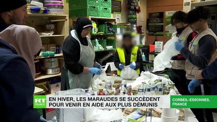 REPORT - PARIS / REPORTAGE : EN HIVER, LES MARAUDES SE SUCCÈDENT POUR AIDER LES PLUS DÉMUNIS