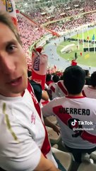Hinchas confunden a Oliver Sonne con Sasha Kapsunov en estadio: "Lo mandaron a tribuna"
