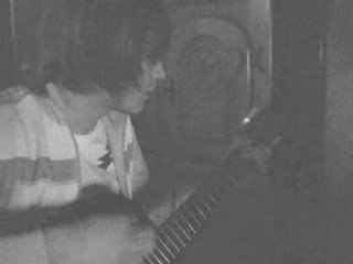 Adri guitare et Simon chante