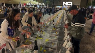 شاهد: طاولة فارغة في تل أبيب تمثل الرهائن المحتجزين لدى حماس