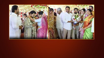 Minister Jogi Ramesh కూతురి పెళ్లికి హాజరైన CM Jagan | Telugu Oneindia