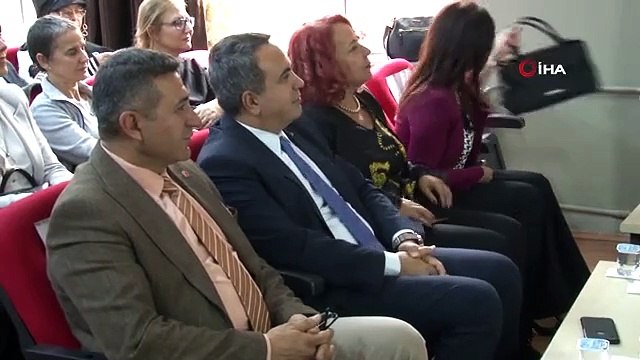 İzmir'de 60 yaş üstü öğrenciler için ders zili çaldı