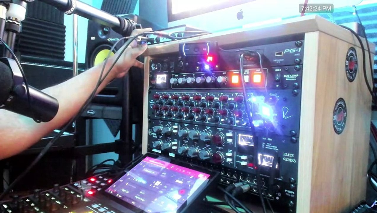 Rupert Neve Designs 5059 Satellite 16x2+2 Summing Mixer Black