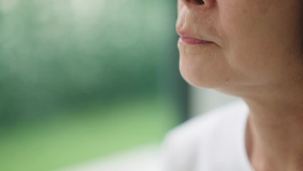 Pinkeln gehen nach dem Wasser-Trinken: Wann sollte man sich Sorgen machen?