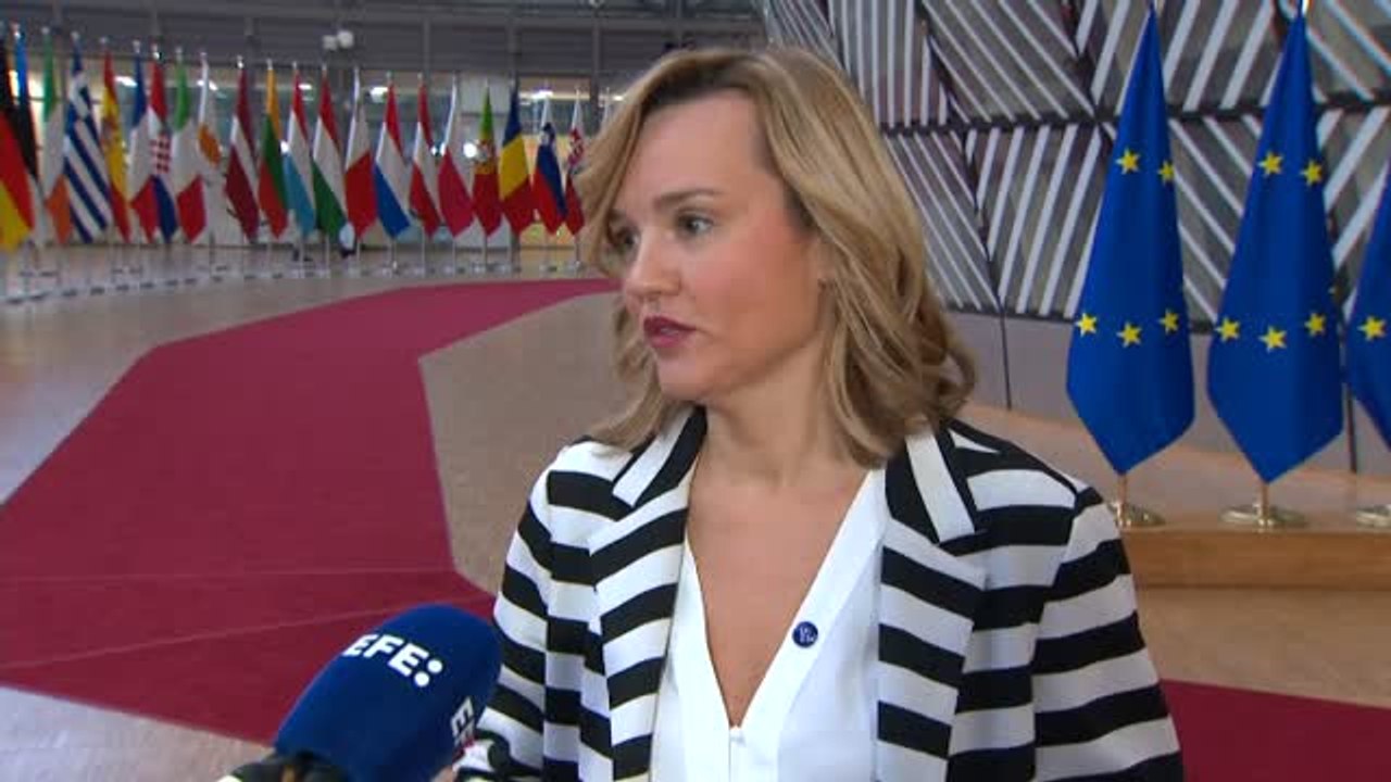 Pilar Alegría pide al PP que abandone la oposición "de pataleo constante"