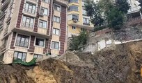 İstanbul'da göçük paniği! Toprak kayması sonrası 2 bina tahliye edildi
