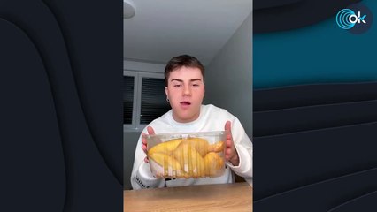 Limpia un pollo por primera vez y resulta un desastre: "TikTok debería estar completamente prohibido"