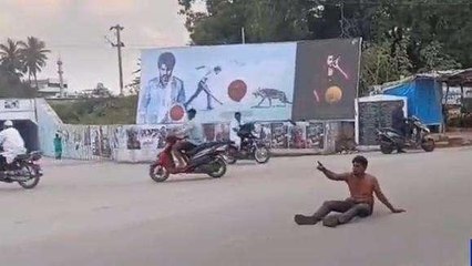 చిత్తూరు జిల్లా: మద్యం మత్తులో నడిరోడ్డుపై యువకుడు వీరంగం
