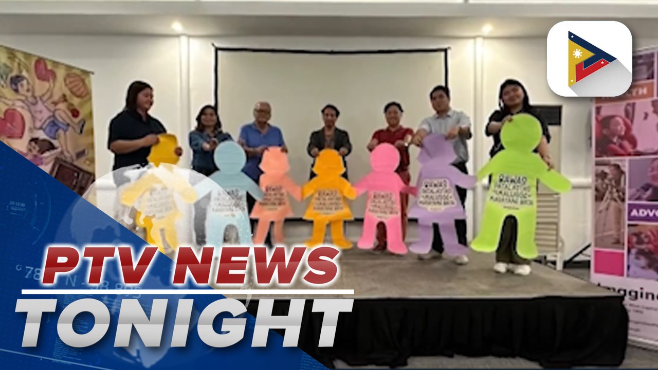 Oil spill boom placed around sunken Vietnamese vessel