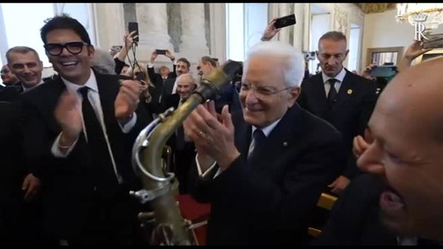 Al Quirinale i cantanti dell'Afi cantano Nel blu dipinto di blu per Mattarella