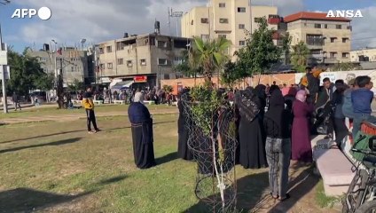 A Gaza l'Unrwa distribuisce farina a residenti e sfollati