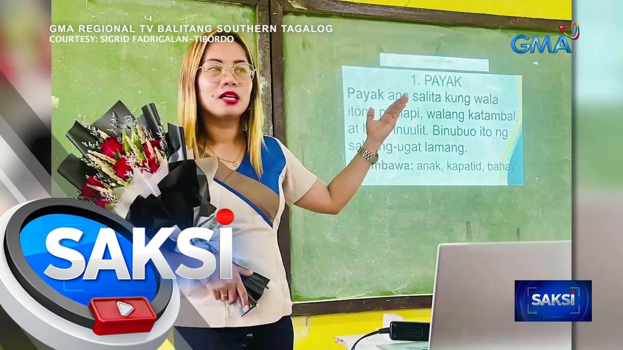 High school teacher na bitbit kahit saan ang natanggap na bouquet, kinaaaliwan ng netizens | Saksi