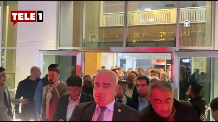 Bakan Özhaseki depreme toplantıda yakalandı