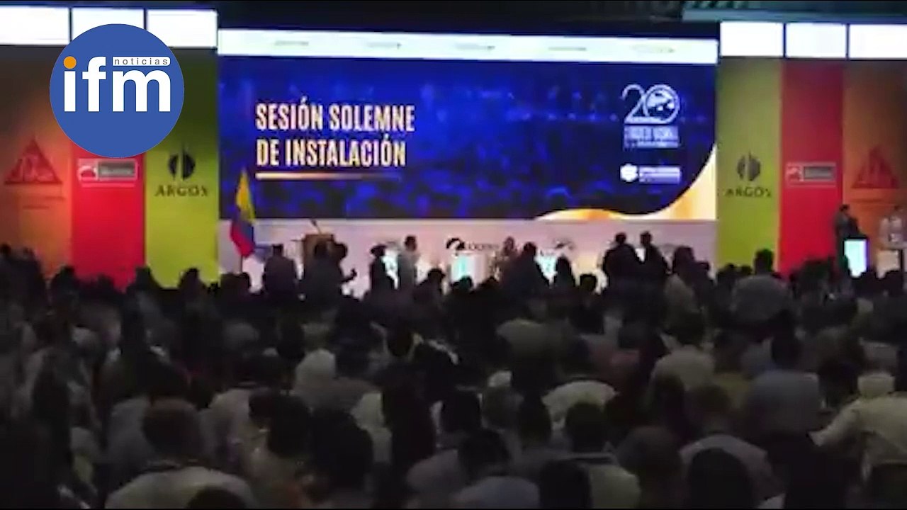 ¿Realmente aplaudieron a Petro?