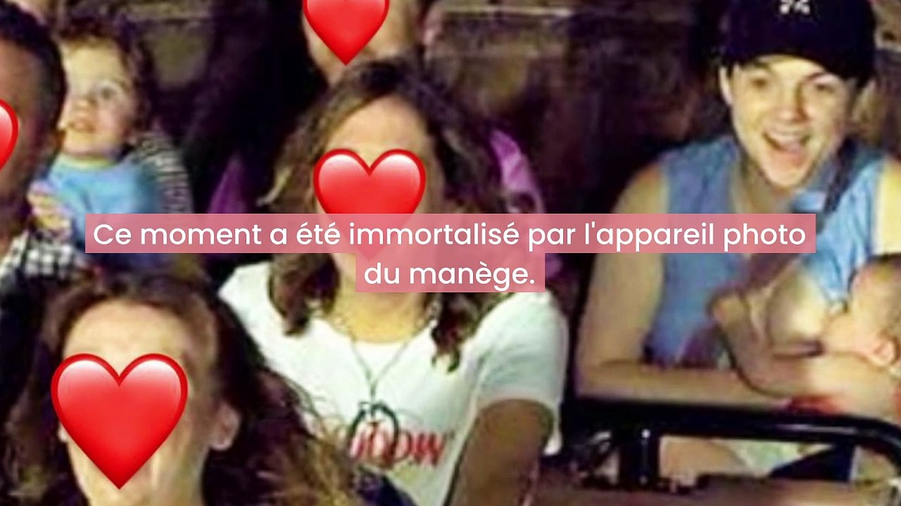Une maman critiquée pour avoir allaité son bébé dans une attraction à Disney