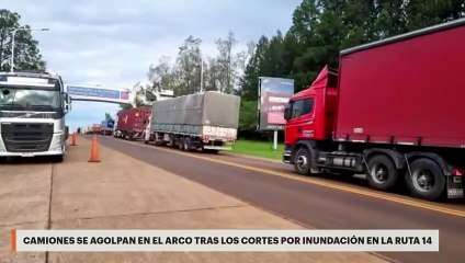 Camiones se agolpan en El Arco tras los cortes por inundación en la Ruta 14