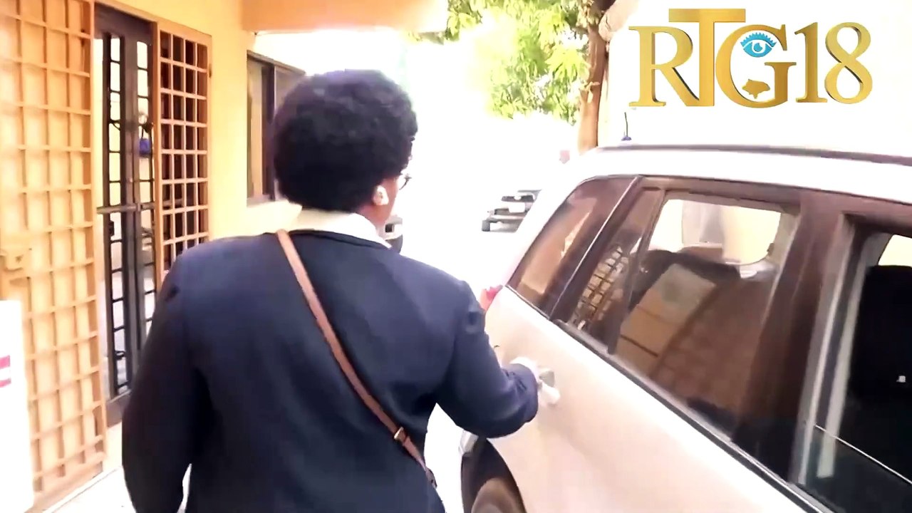 Jenny Obas, Wo kad UNIBANK, reponn pou premye fwa kesyon jij enstriksyon Walther Wesser Voltaire