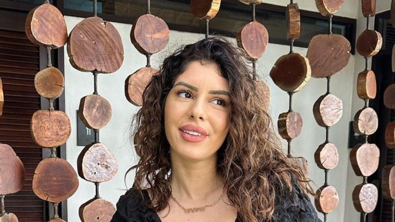 Les vacances de Sarah Lopez en Thaïlande se transforment en cauchemar : elle est placée sous surveillance médicale