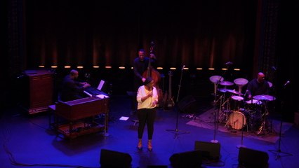 Samara Joy - Warm In December (Live At The Regent Theatre / 2022)