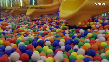 Black Friday, a Milano apre il pop-up di Amazon