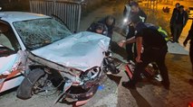 Adana’da kontrolden çıkan otomobil yayalara çarptı